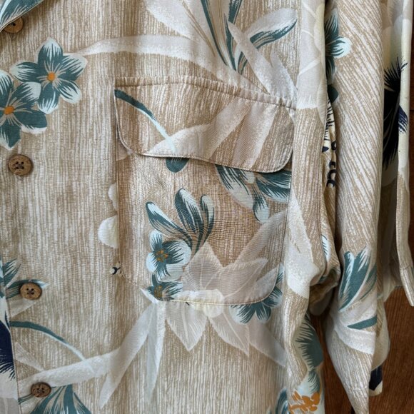 EUC Tommy Bahama Hawaiian Print Short Sleeve Camp Shirt in Men's X-Large - Picture 4 of 8